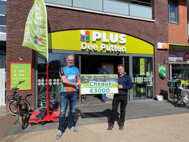 PLUS Dee schenkt 3000 euro aan MMKH